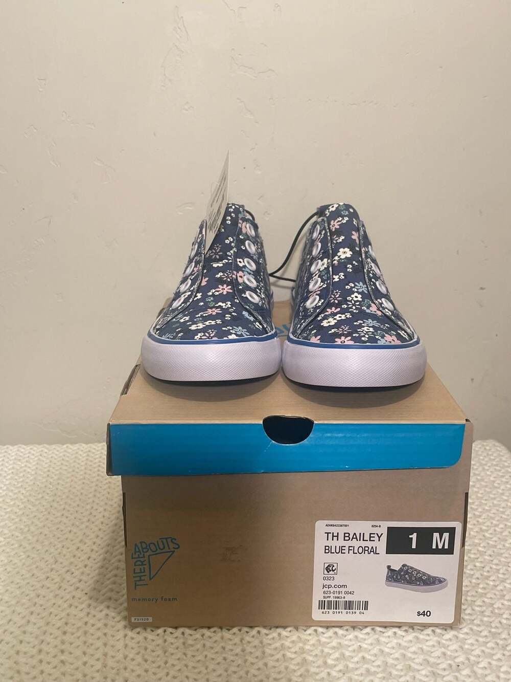 Thereabouts TH Bailey Blue Floral Sneakers Size 1 M